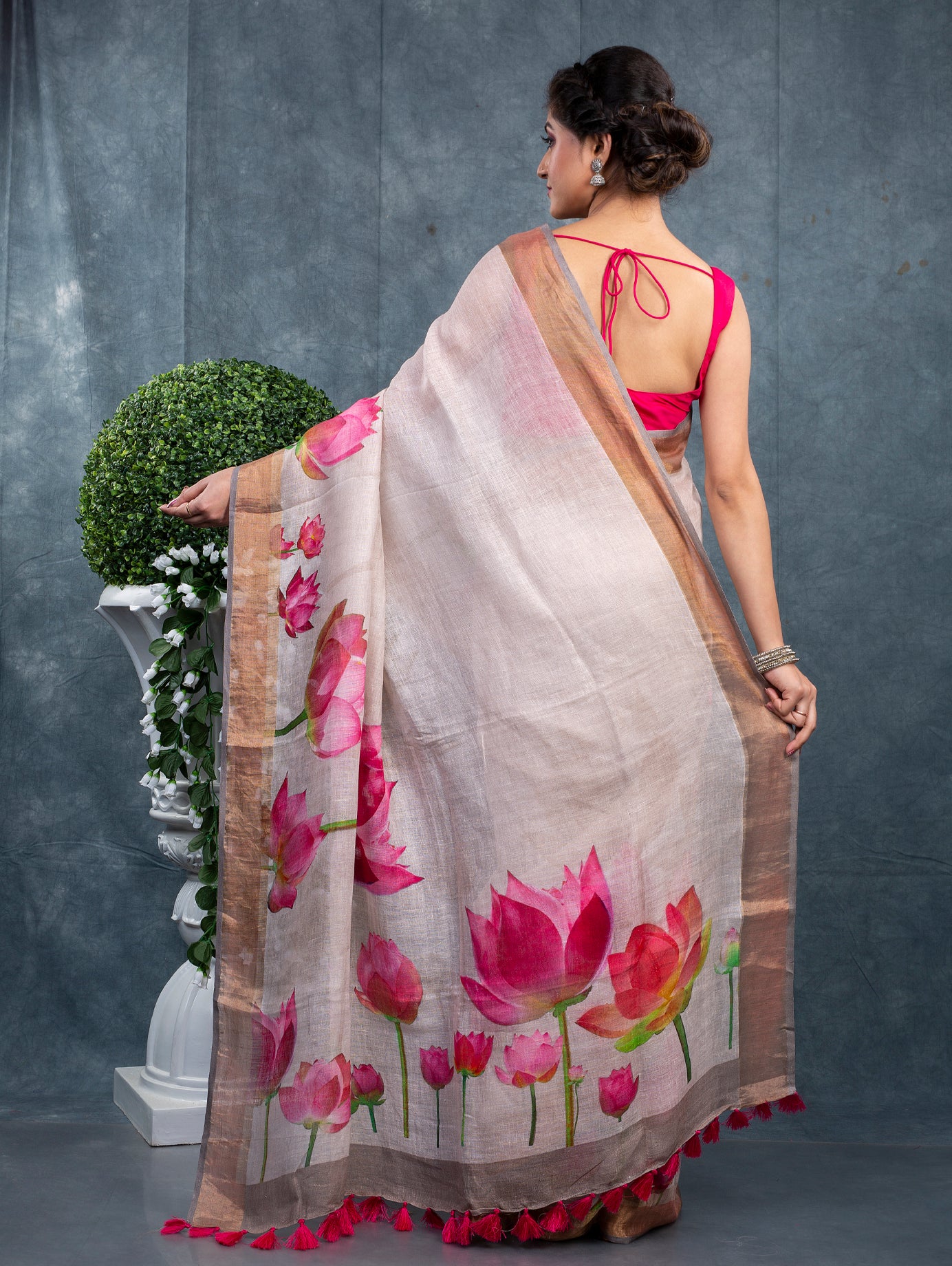 Linen Lotus Printed Saree