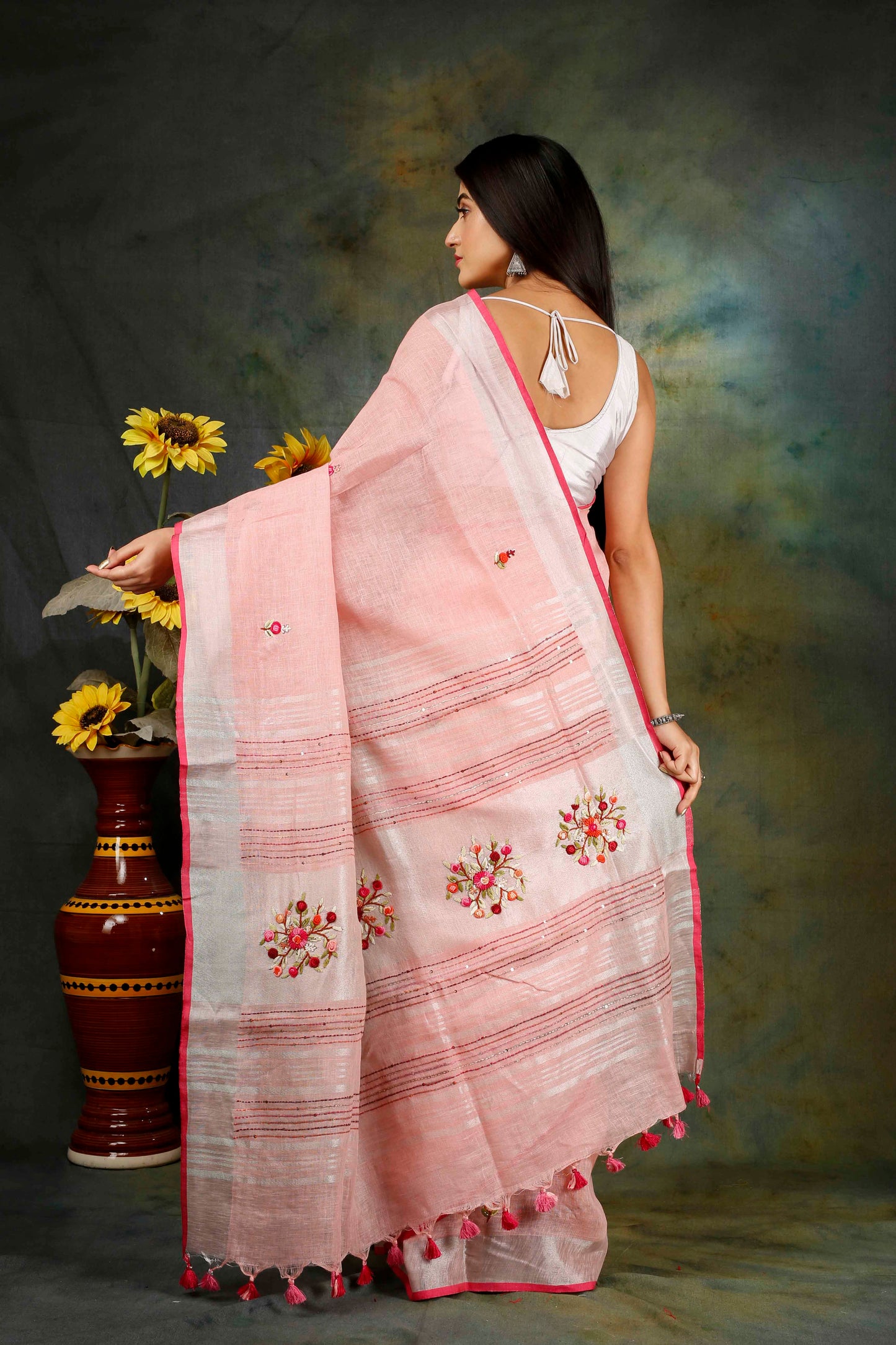 Linen Embroidery French Knot Saree