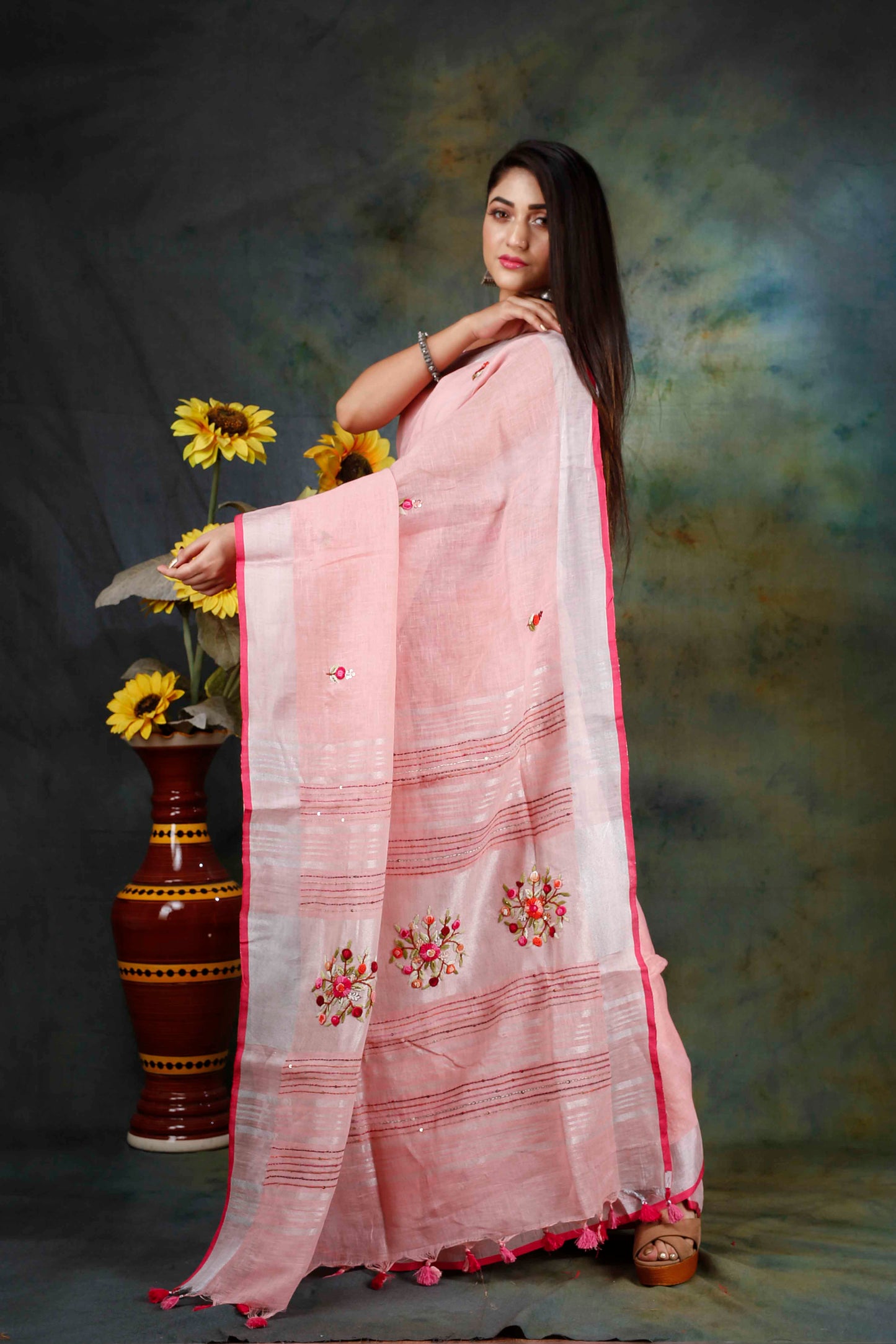 Linen Embroidery French Knot Saree