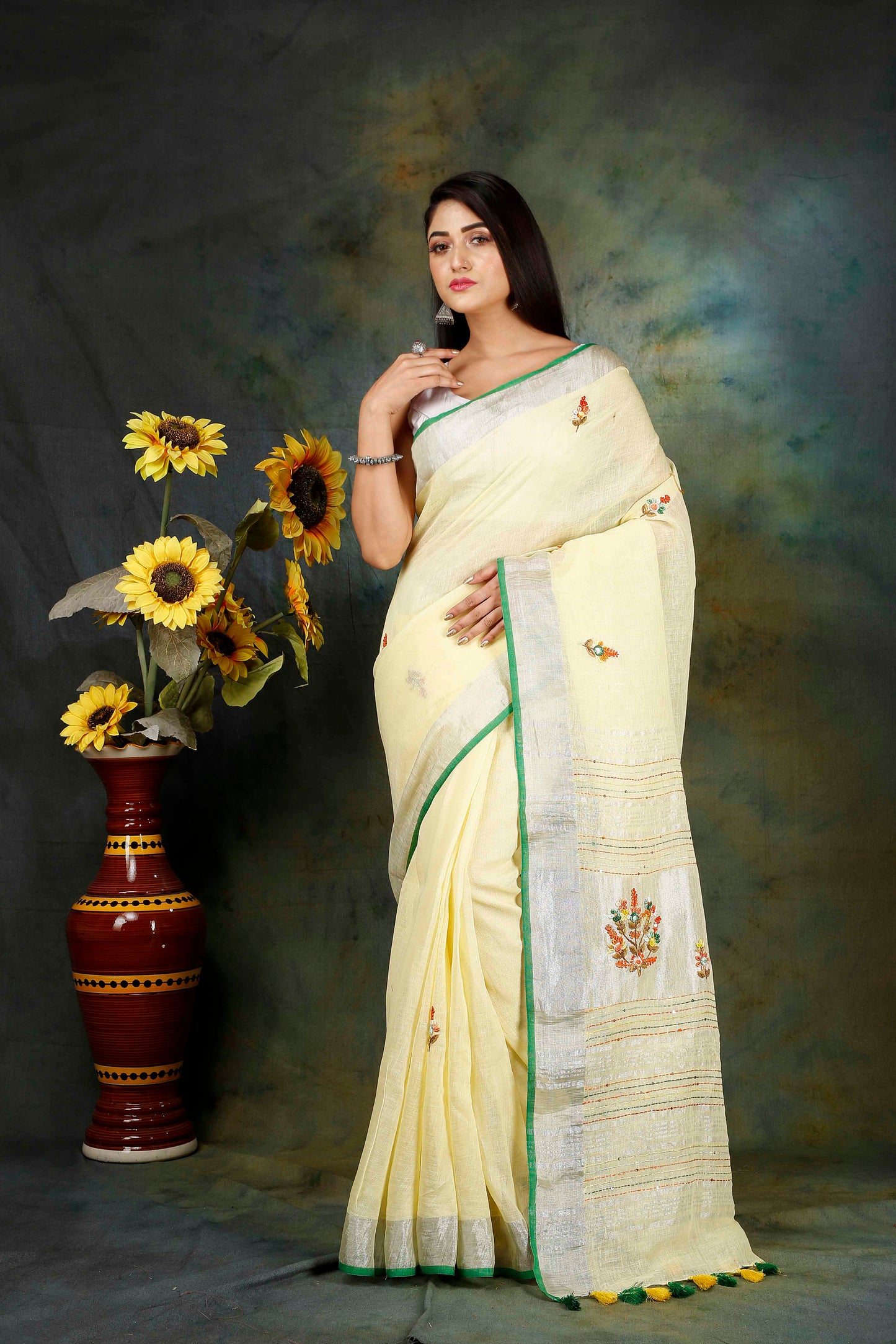PREMIUM QUALITY LINEN HAND EMBROIDERY SAREE