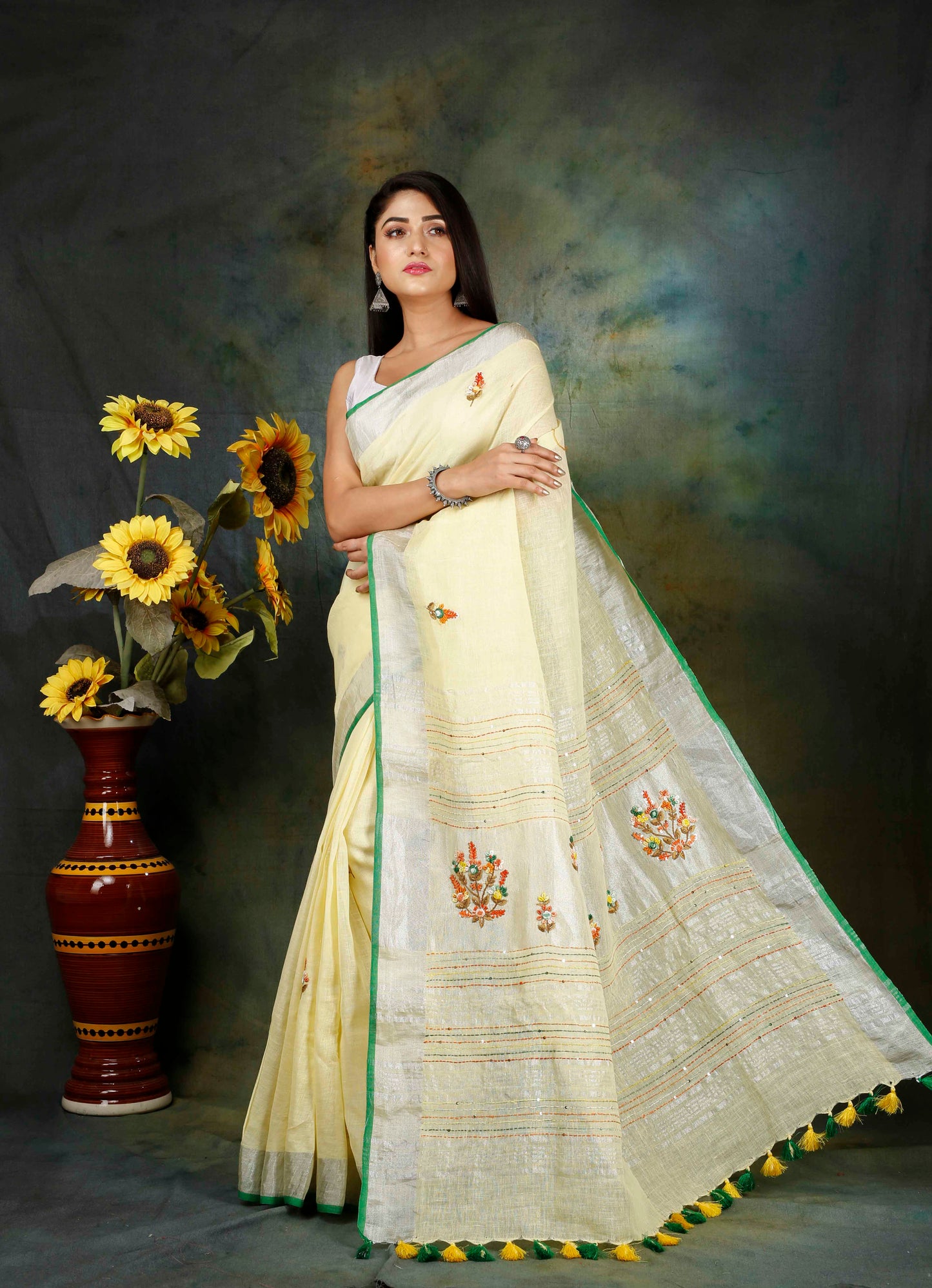 PREMIUM QUALITY LINEN HAND EMBROIDERY SAREE